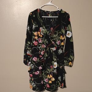 Buguest Wrap Dress Medium Black‎ Floral Long Sleeve Tropical V-Neck Knee Length